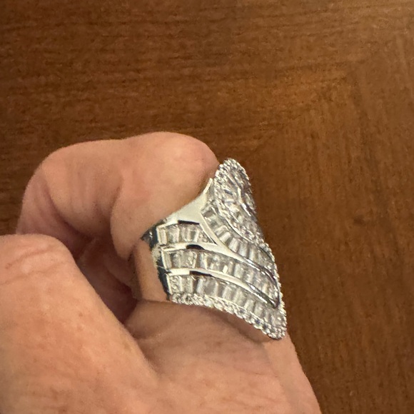 Glamorous, Bling, Cubic Zirconia, Statement Ring, Sz 8 - Picture 5 of 5